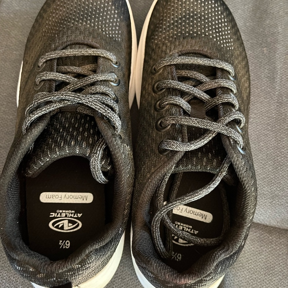 Boys, black Athletic memory foam shoes, size 6 1/2, worn 1x